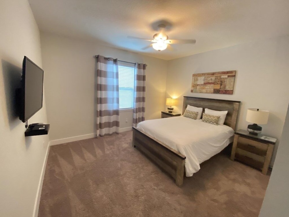 Elegant 8br Retreat W/ Private Pool, Spa & Family-friendly Comfort 8 Bedroom Villa