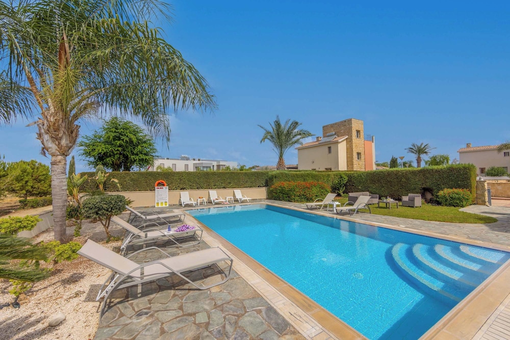 Villa Prosperity
