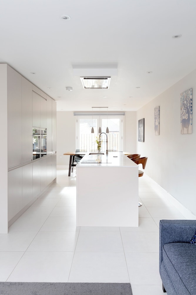 Fabulous Central Windsor Town House