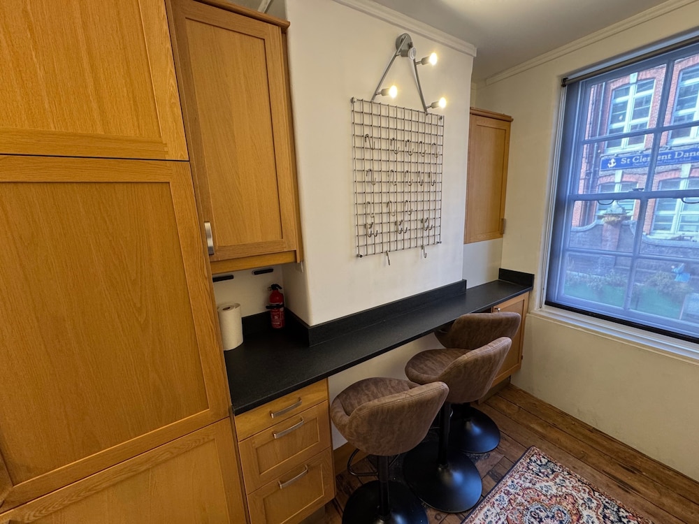 Covent Garden 1-bed Apt Sleeps 4, 7 min to Station