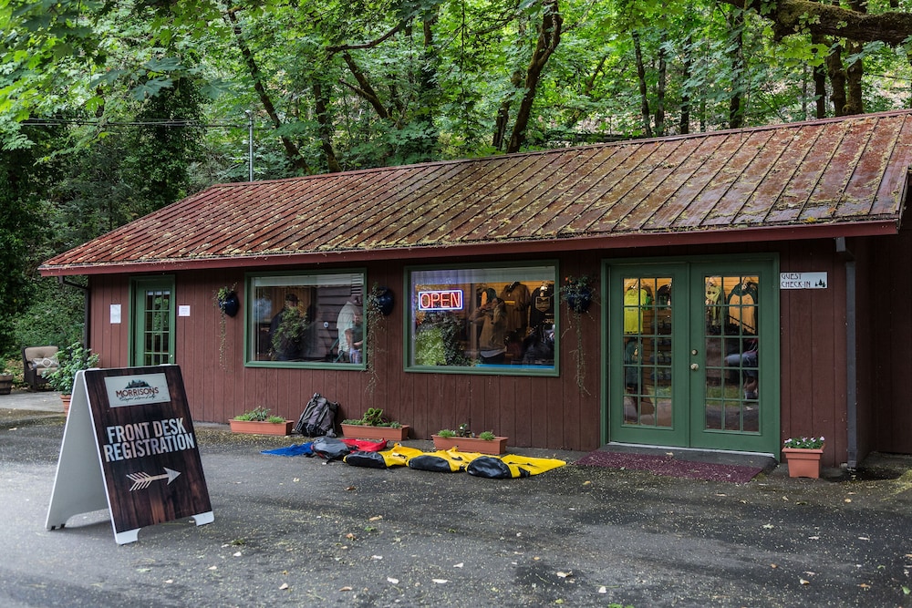 Morrison's Rogue River Lodge