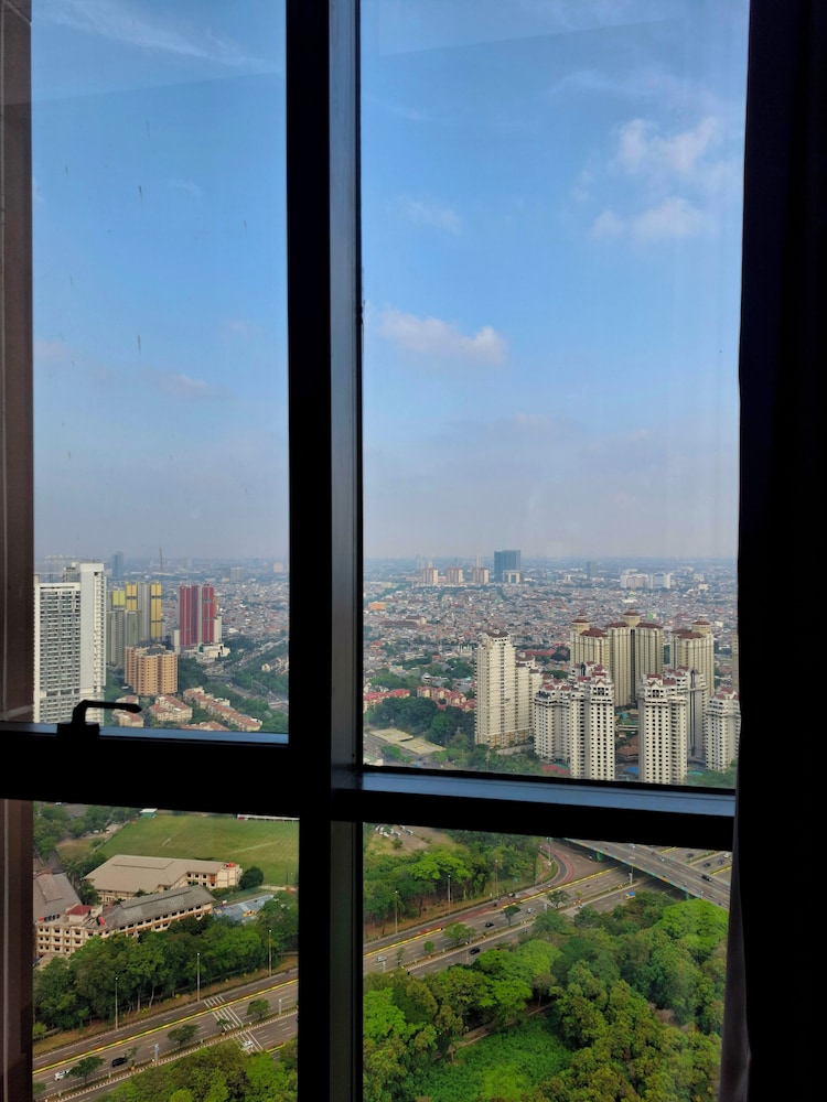 Menara Jakarta Condo JI EXPO by Blezz
