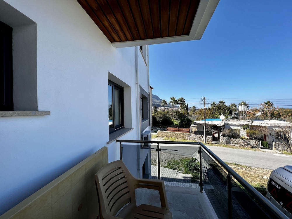 Convenient Sea View Flat in Central Kyrenia