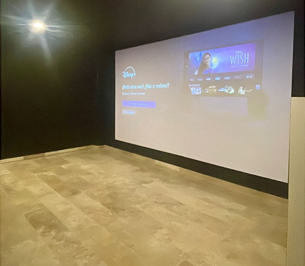 Colorful Perfect Located 2 Br w Great Amenities
