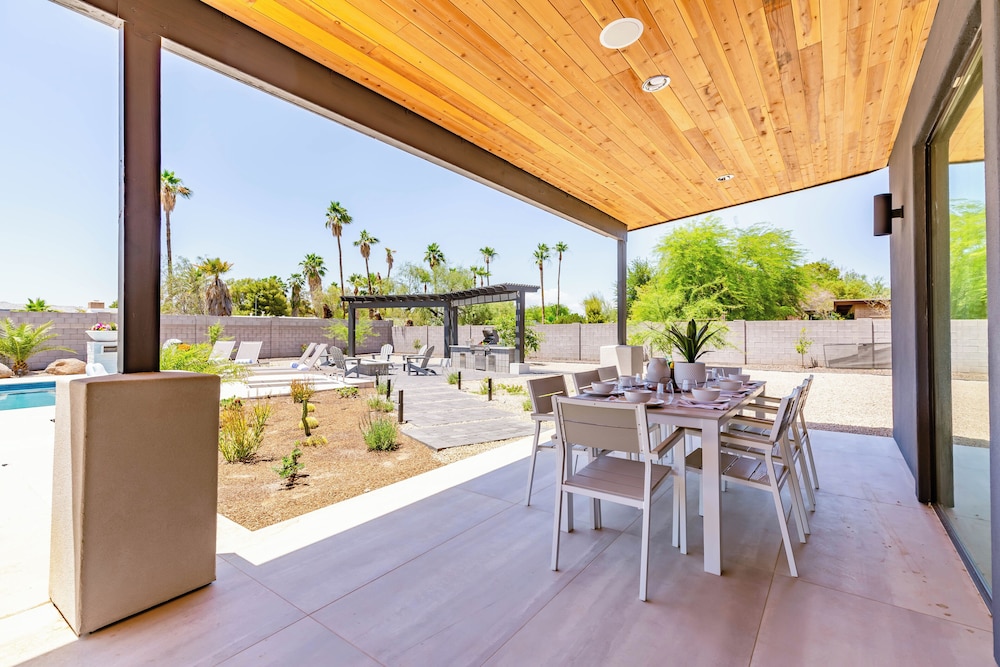 Sport & Splash - Pickle Ball - Sports Court -pool & Spa