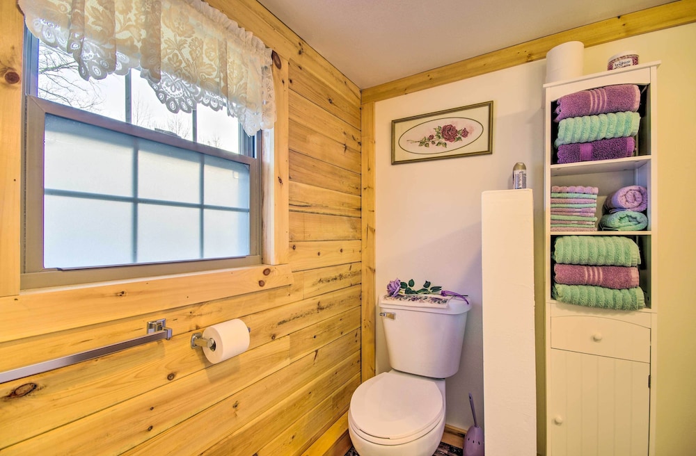 Florence Vacations - Florence Cabin w/ On-site Creek! - Property Image 22