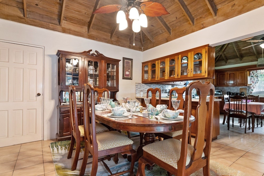 Ironshore Sugarmill Villa W Private Pool 6 Bedroom Villa
