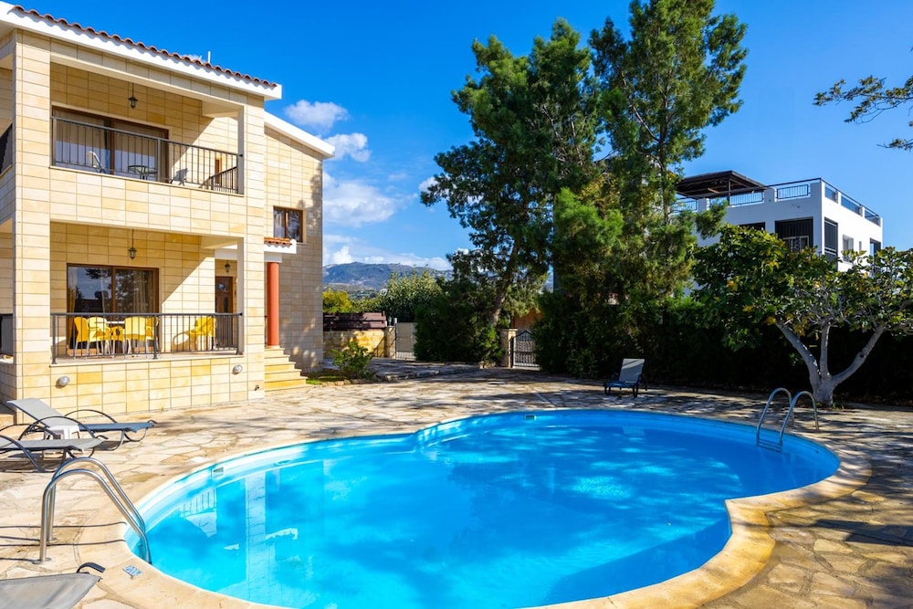 Villa Natasha in Peyia
