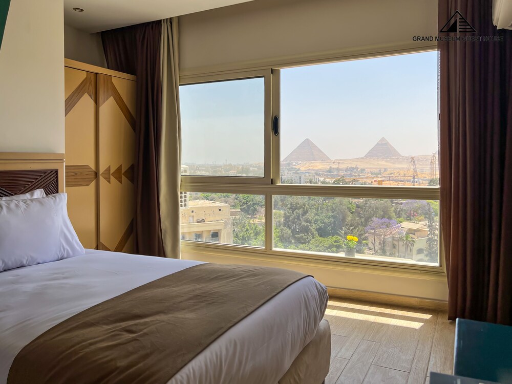 Grand Museum Guest House pyramids view view 2