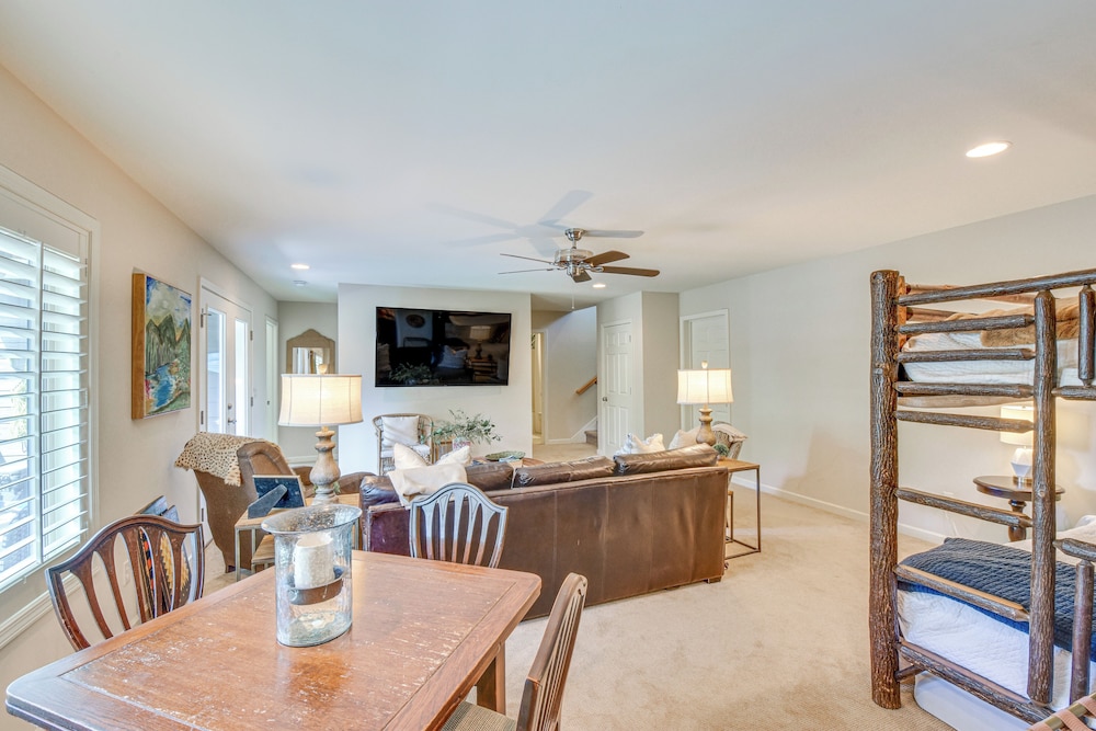 Lakefront Fun Near Clemson! Retreat w/ Pool Access