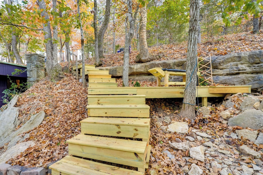 Grill & Rooftop Deck: Cozy Hideaway in Garfield
