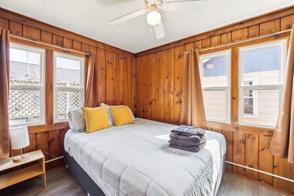 Barefoot Beach Resort