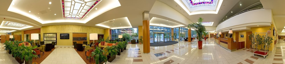 Hotel Azúr - Image 1