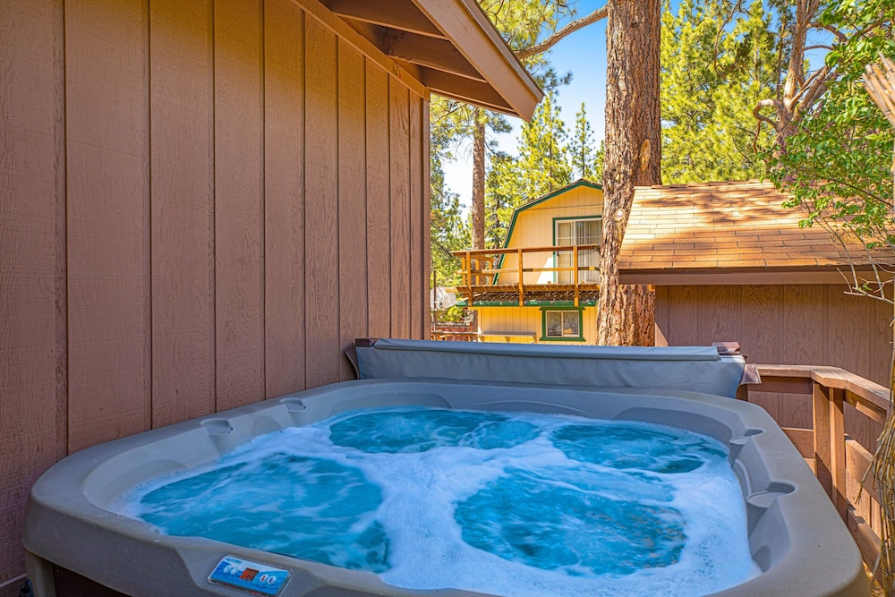Country Club Cabin #357