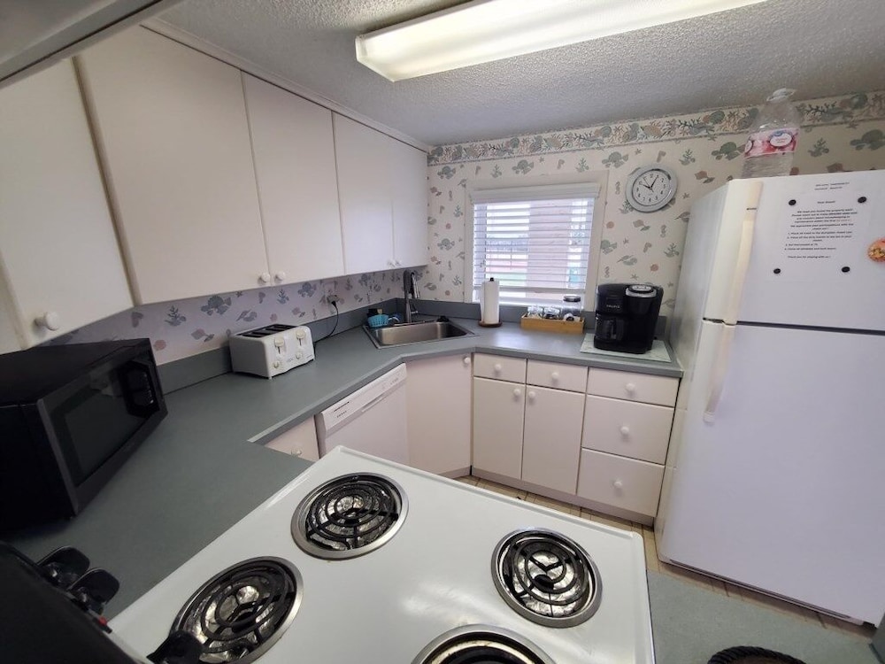 Tradewinds 151 1 Bedroom Condo