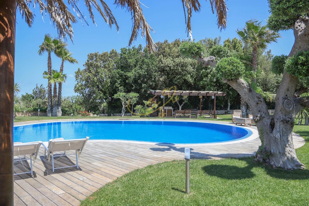 TD Trulli Bruco Large Pool for Family Fun view 4
