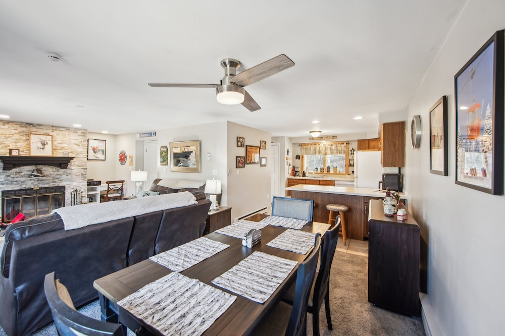46er 15e - Stylish & Comfortable Mountain Retreat 2 Bedroom Townhouse by The Summit at Gore Mountain