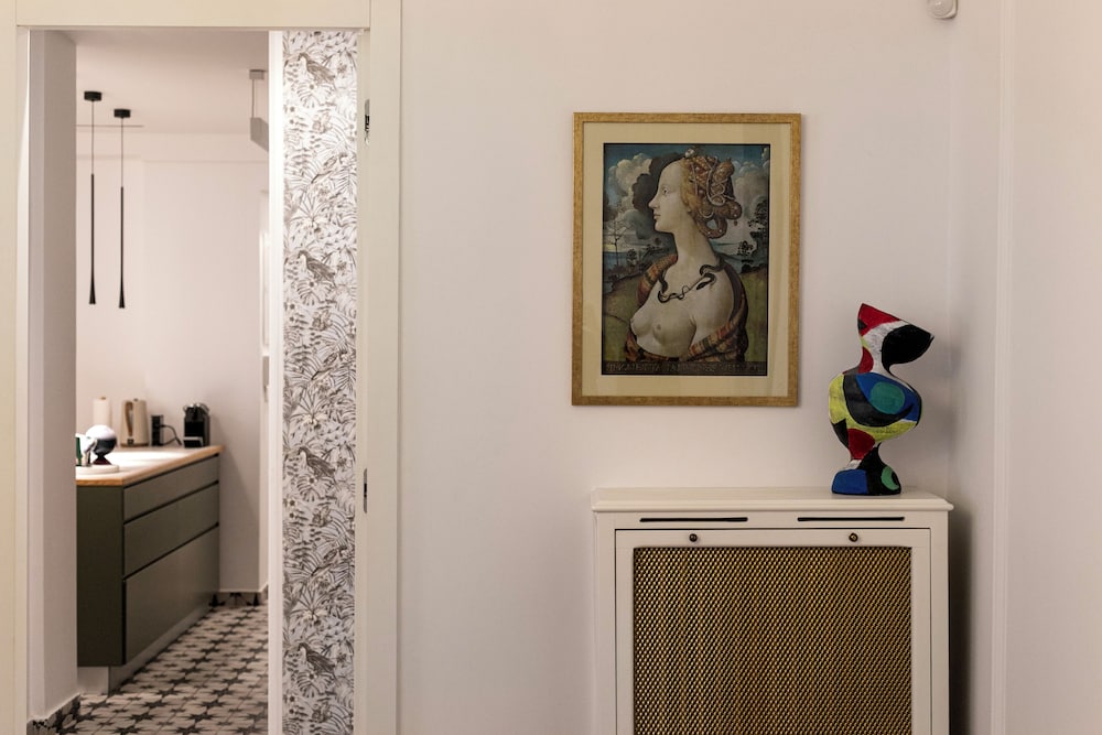 Elysia - 2-Br Apt & Balcony in Athens