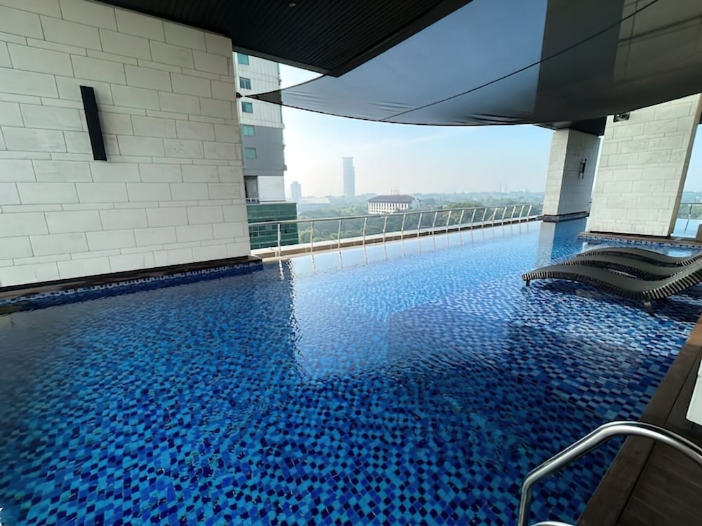 Fairview House - Luxstay near Airport