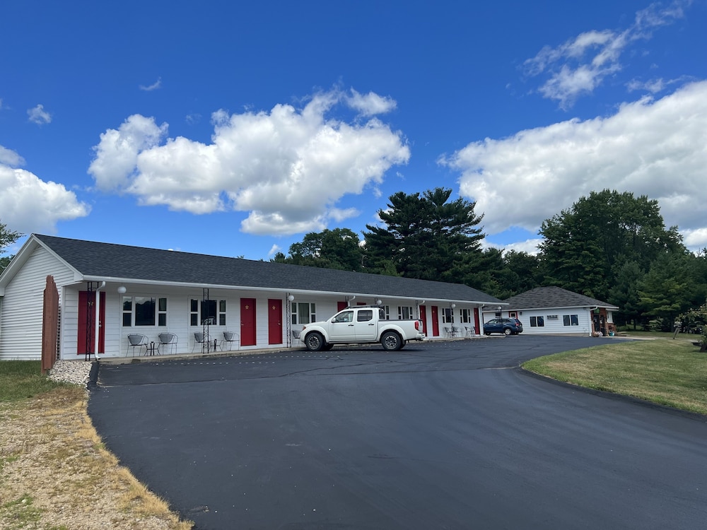 All Star Inn & Suites