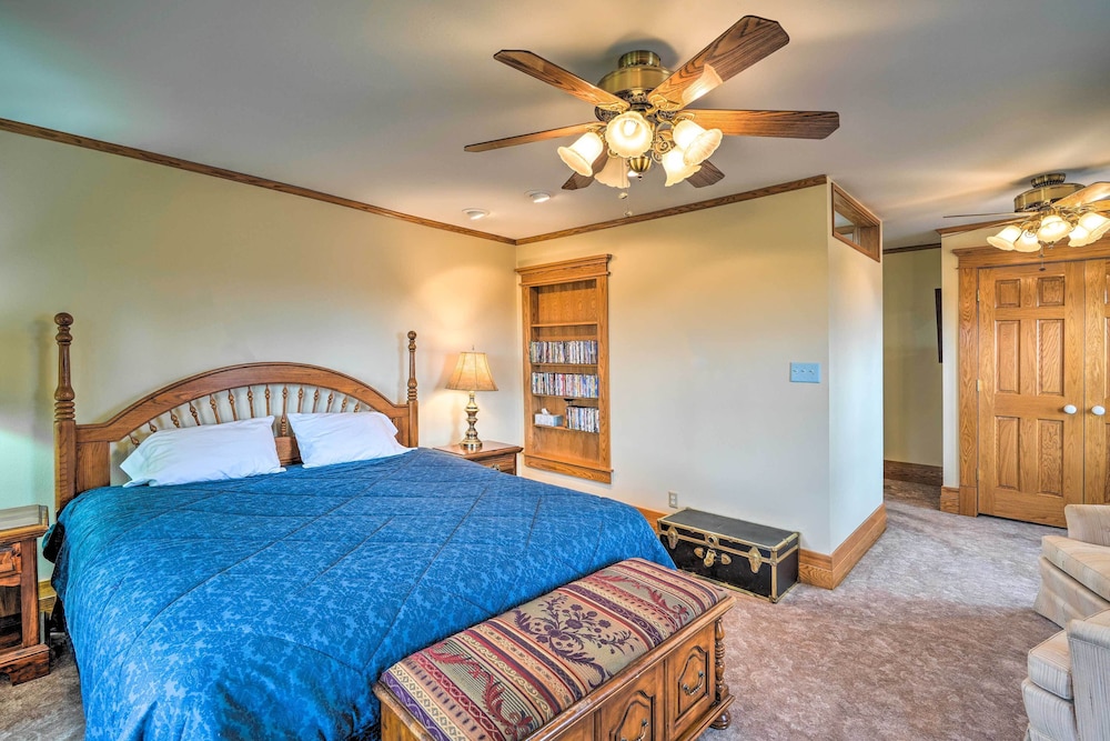 Relaxing Waterloo Retreat w/ Orchard View! view 4