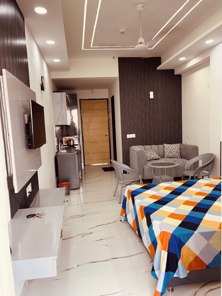 The Cosette Corner @Gaur city center