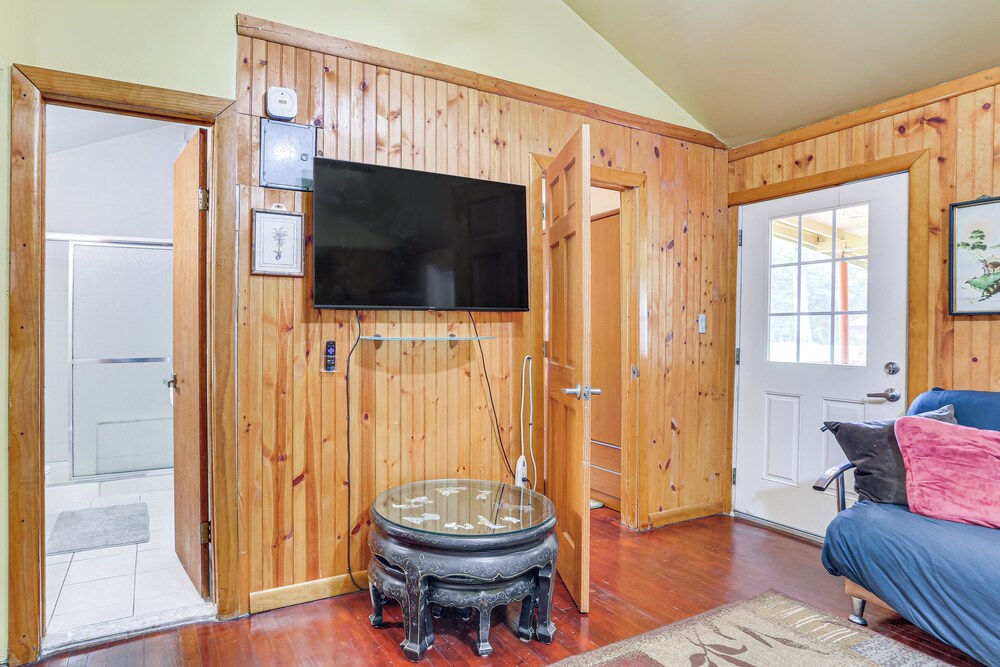 5 Mi to Marina & Raceways: Mongaup Valley Retreat!