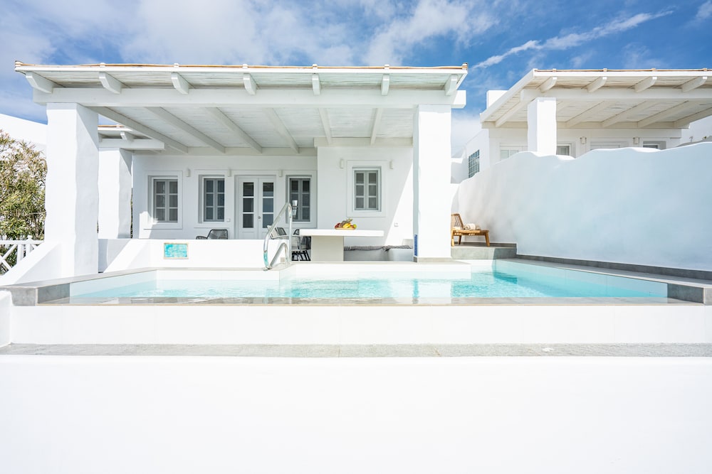 Oia Sunset Villas