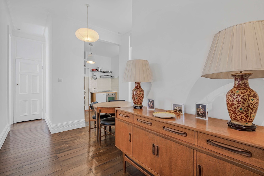 The Bloomsbury Deux by Frankie Says