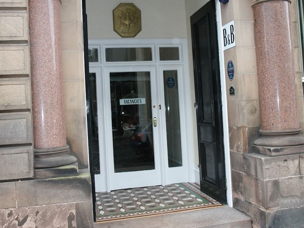 Hotel Bank Guest House - Image 1