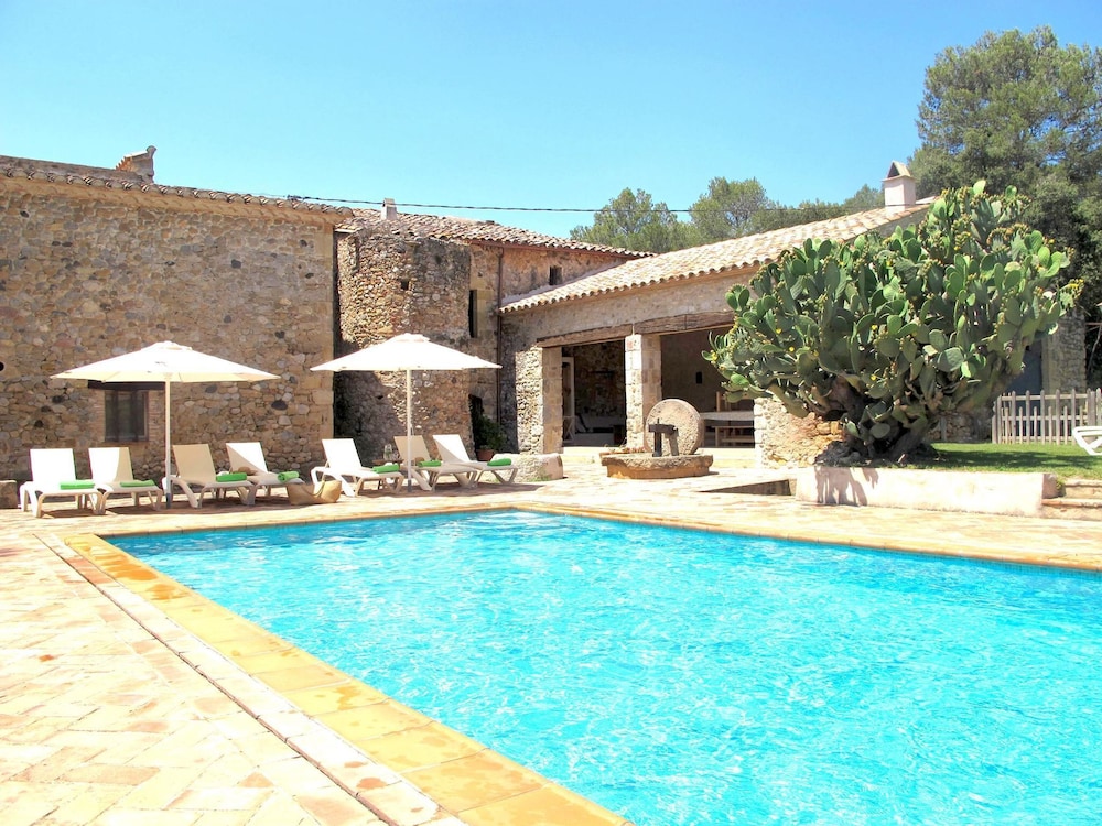 Traditional Estate From the XIV Century, With Swimming Pool photo 2
