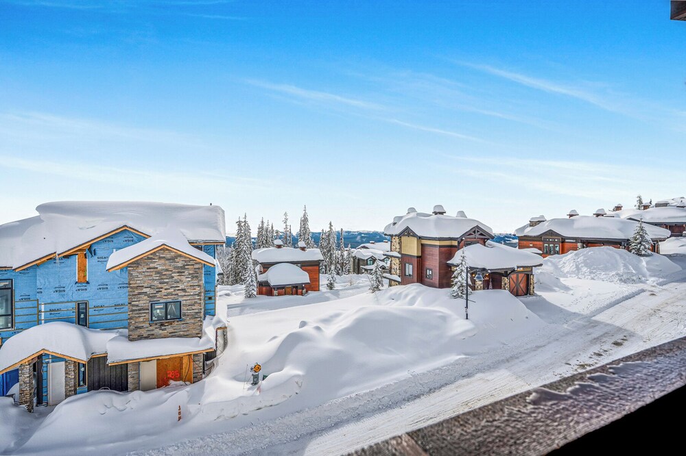 Opulence At Big White