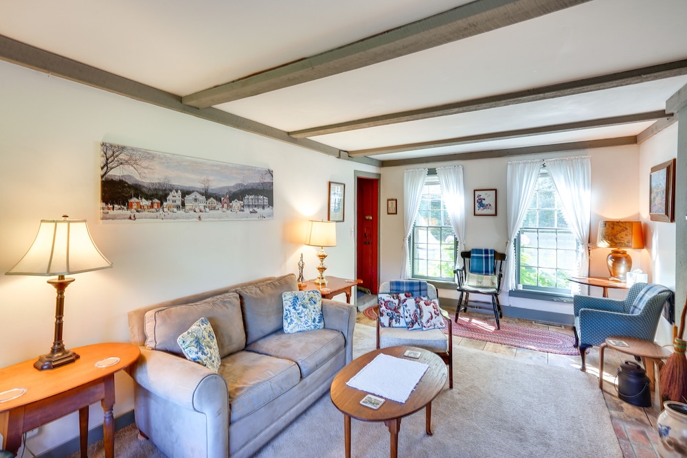 Tranquil 3 BR Stockbridge House w/ Private Deck!