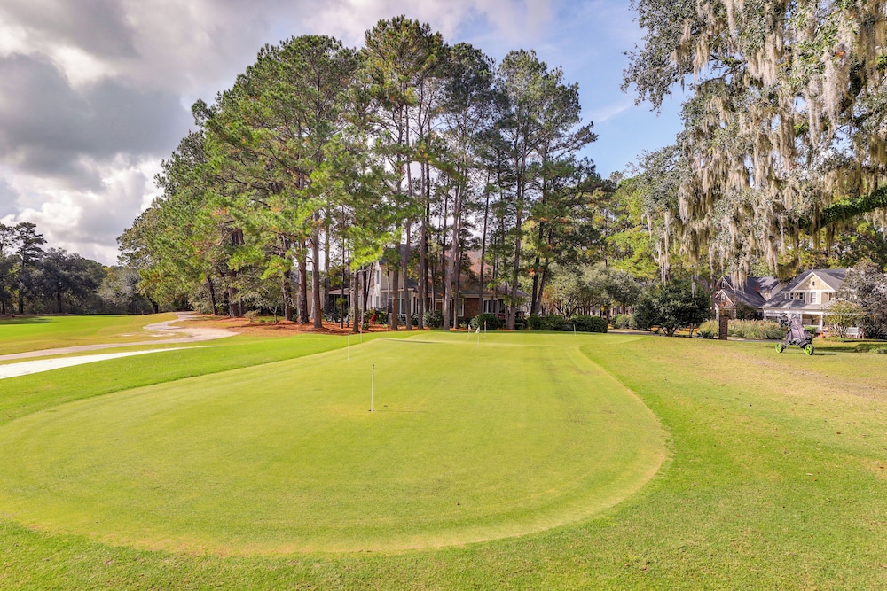 Pets Welcome, Golf Course View: Legend Oaks Home!