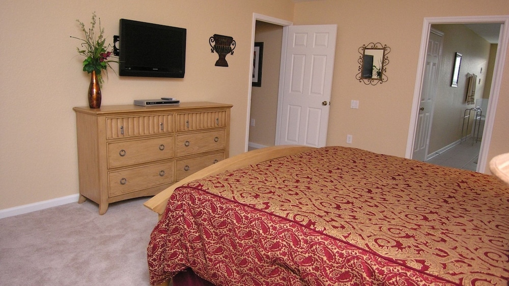 Windsor Hills Resort 6 Bedroom Home with Water Views 6 Home