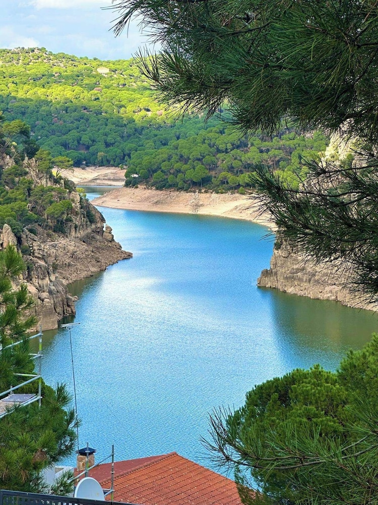 Costa Madrid Apartment Sleeps 5 With Terrace