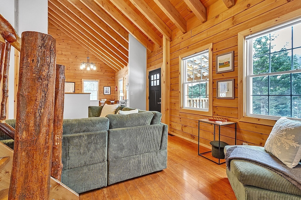 Lincoln Cabin 3 Bedroom Cabin