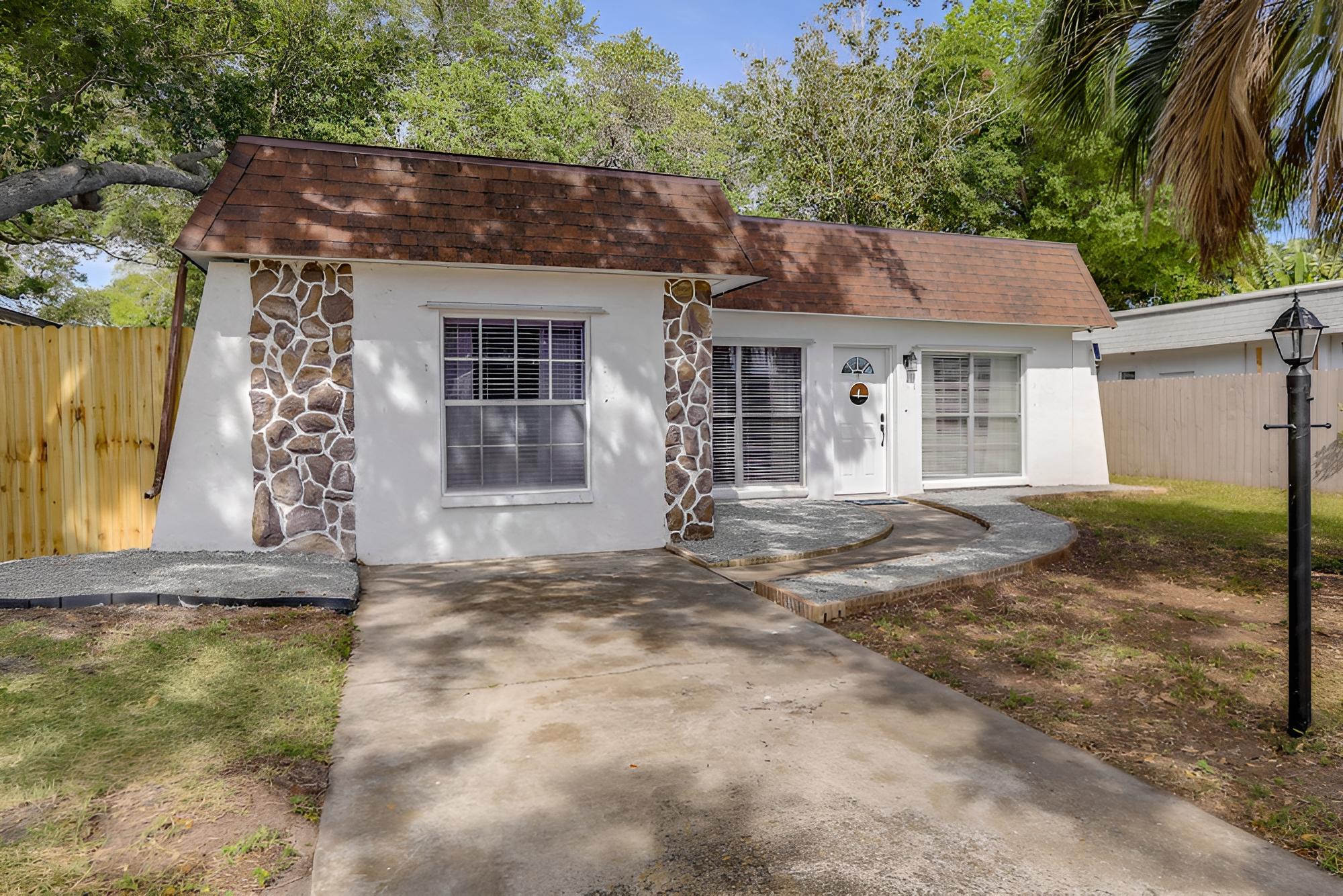 Largo Family Home w/ Sunroom & Back Patio! view 4