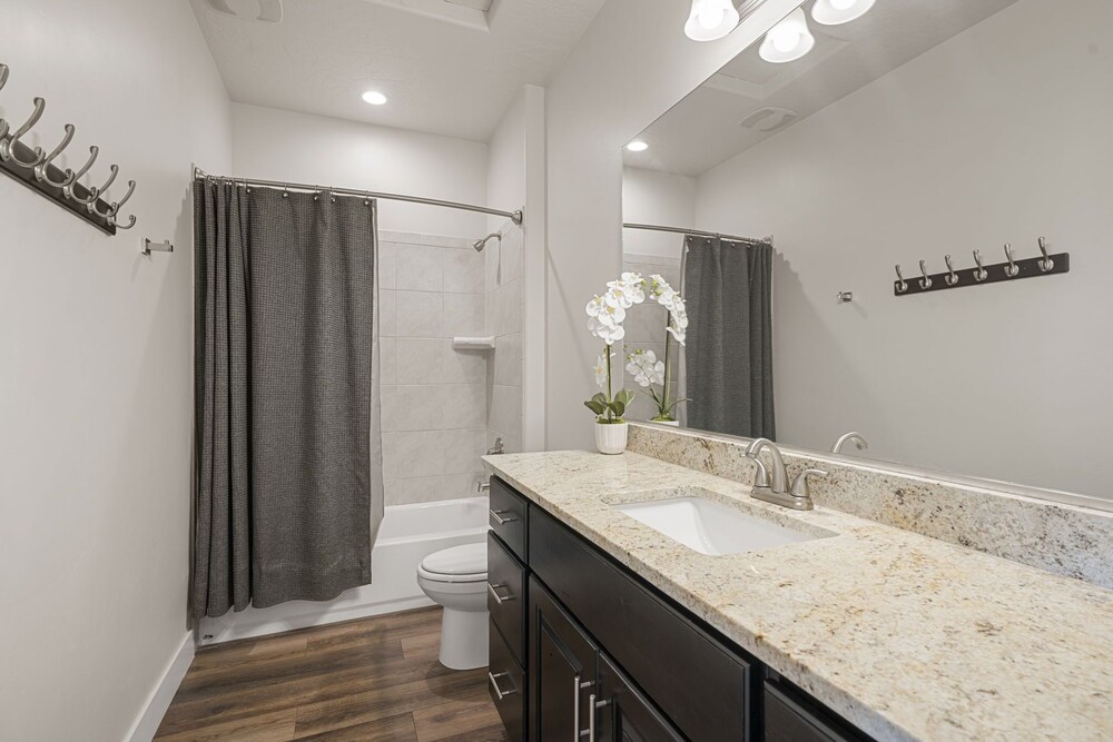 Relax In Style 4 Bedroom Townhouse
