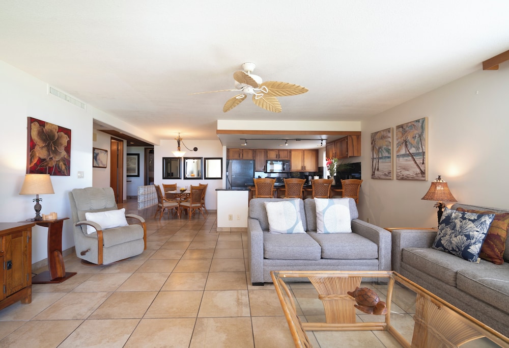 Polo Beach Club Vacation Rentals - APlus Resorts