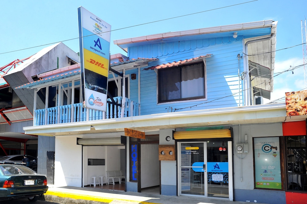 Hotel Downtown By The Sea Inn - Image 1