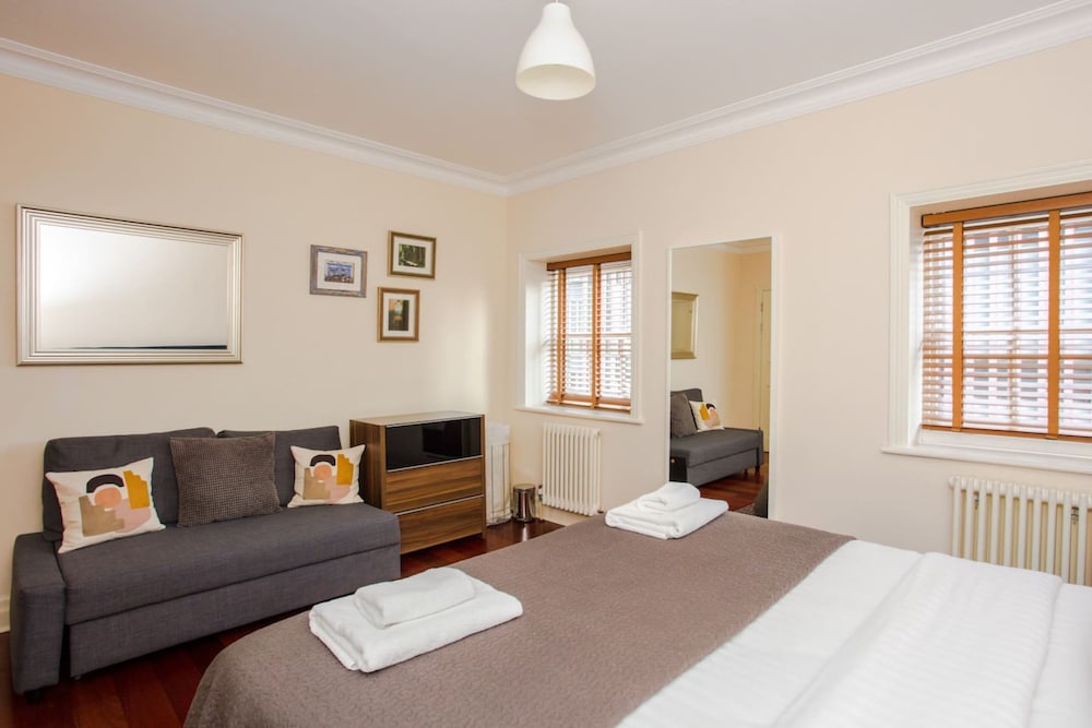 Luxury 2 Bedroom Apartment in London Bridge