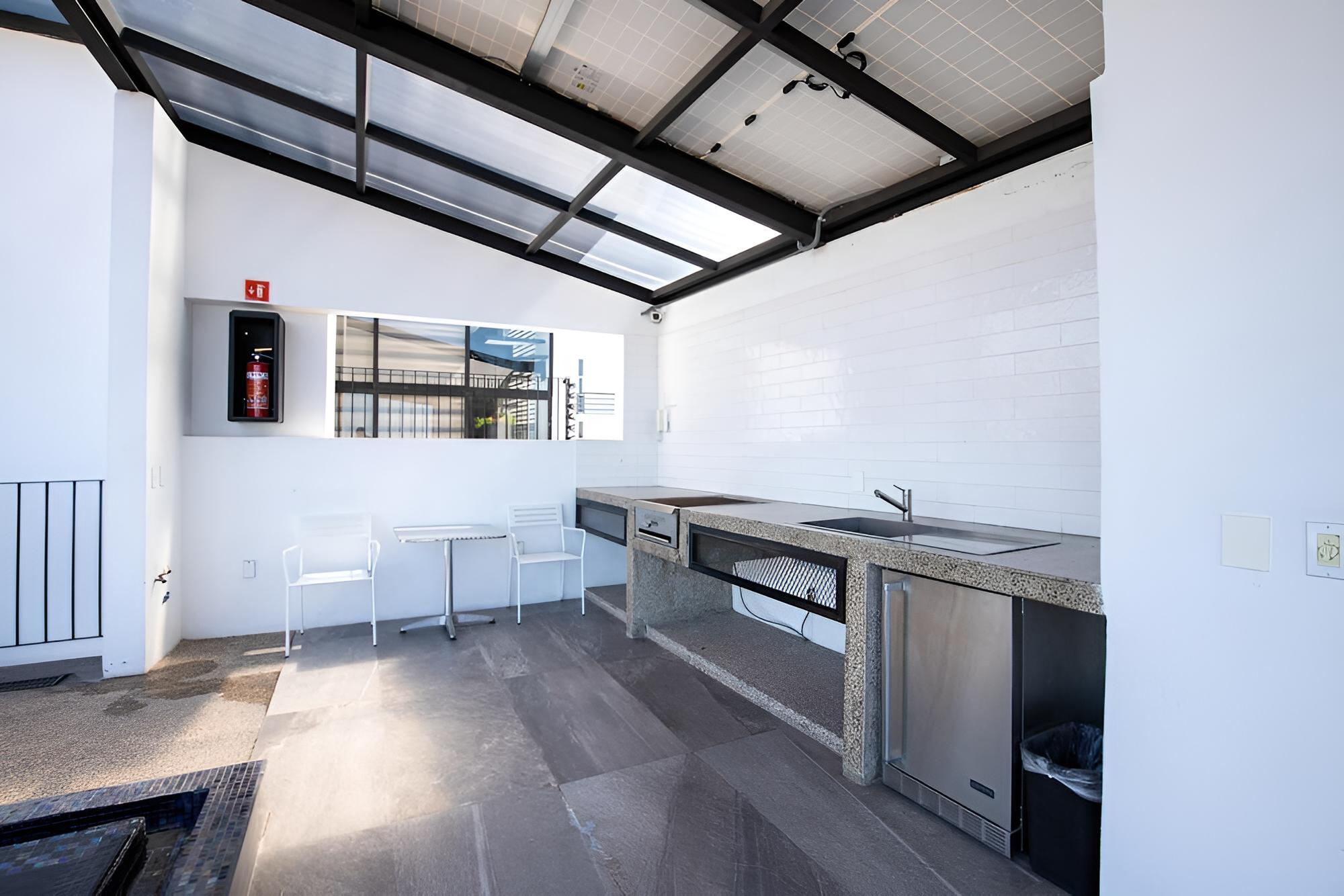 5D - Super Studio Well Laid out Everything you Need - Stunning Rooftop Inifinity Pool view 2