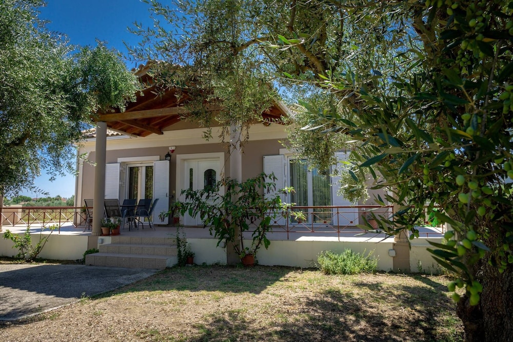 Villa Stella, 2 Bedrooms, Wifi, Near The Beach view 4