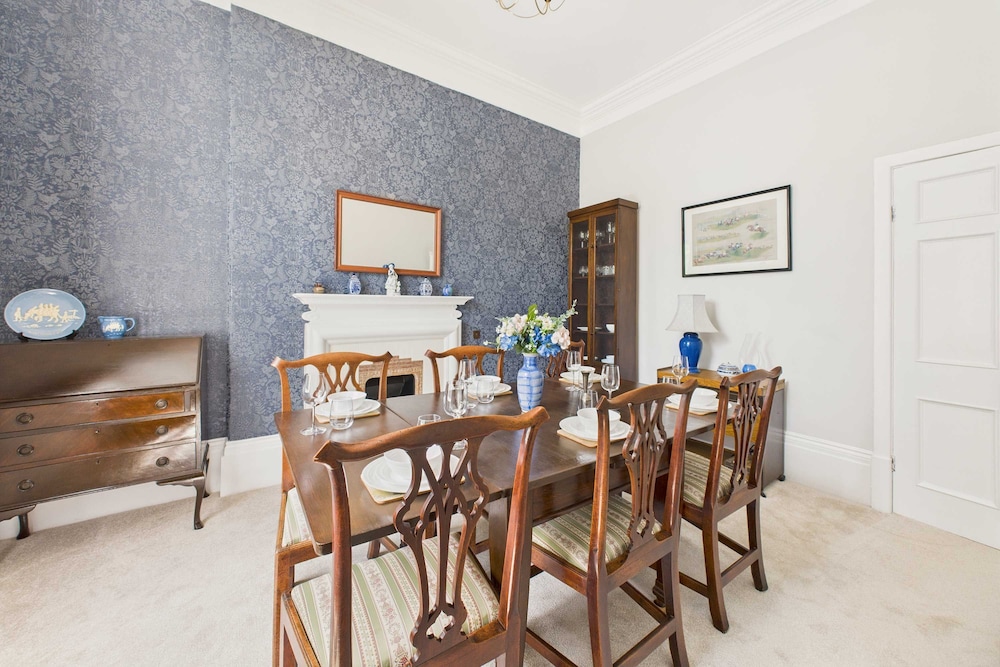 Host Stay Thornecroft