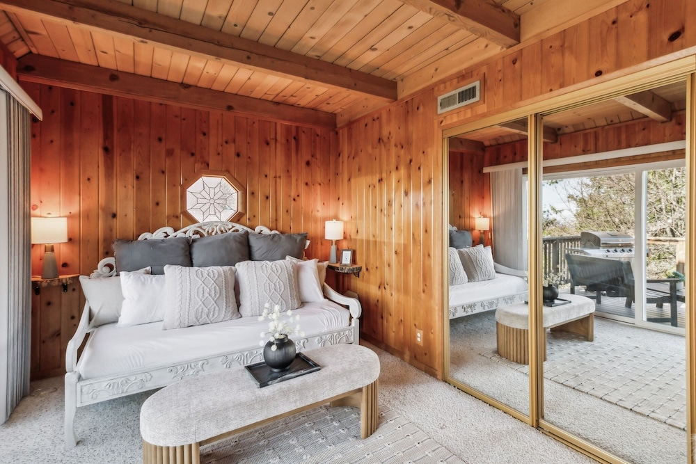 The Volpe Den 3 Bedroom Cabin