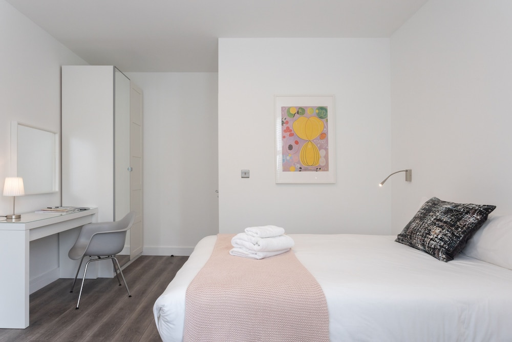 Chalk Farm Artist's Apartment Camden