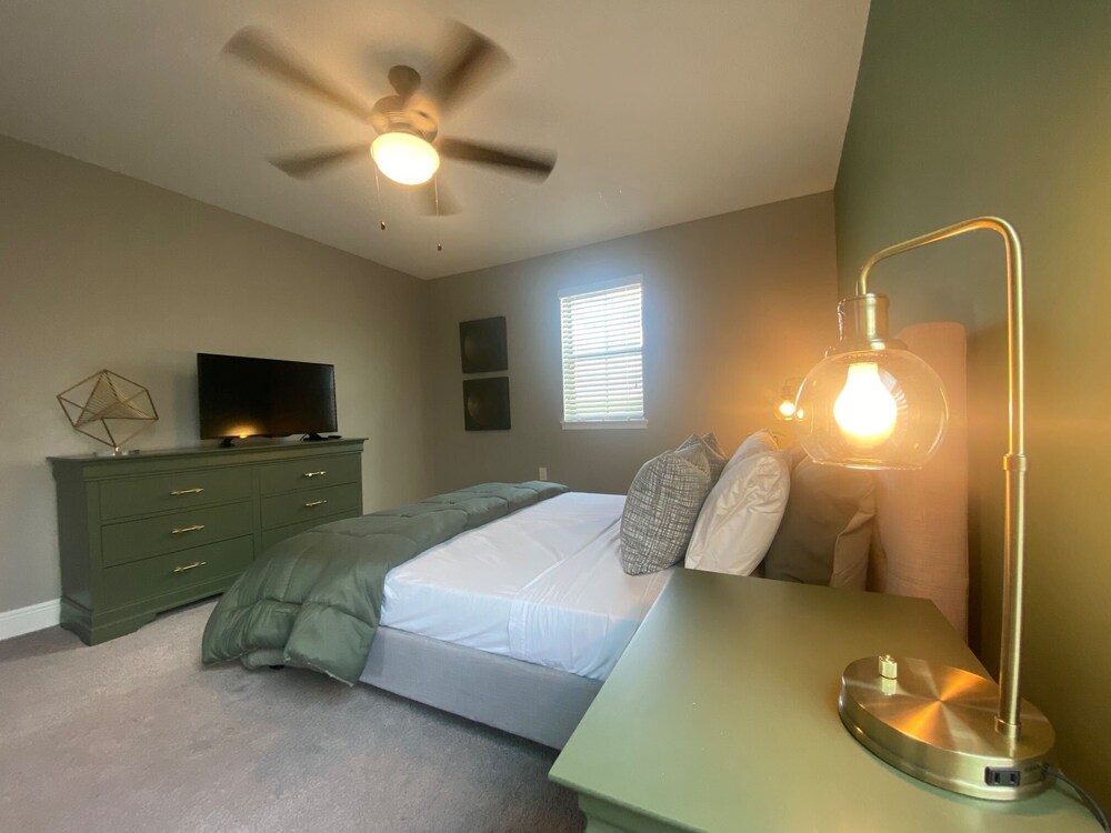 Balmoral Resort-166kb 4 Bedroom Home by RedAwning view 5