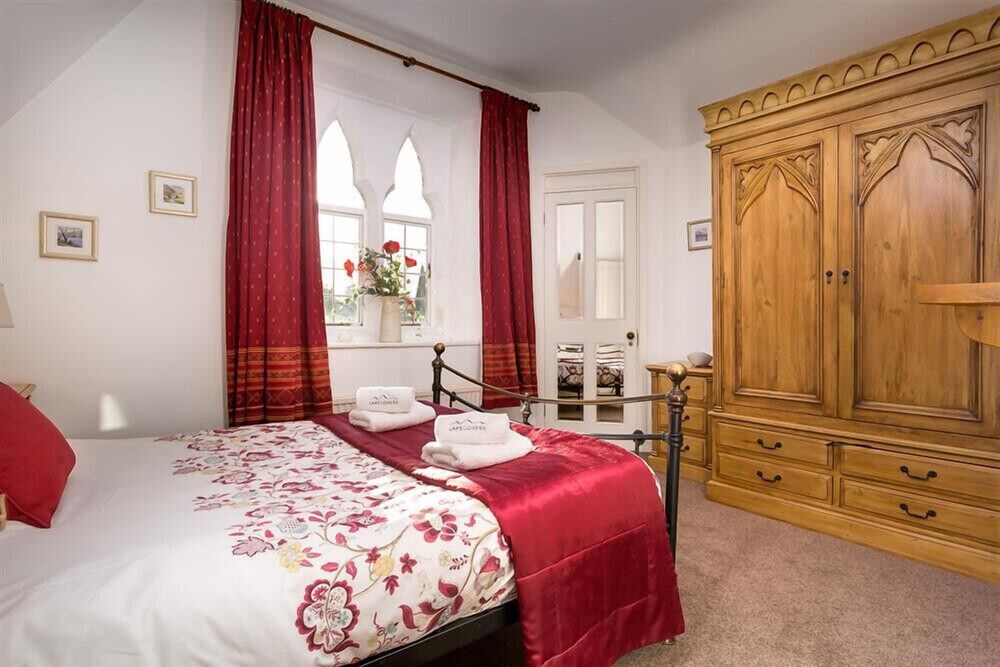 Priory Lodge