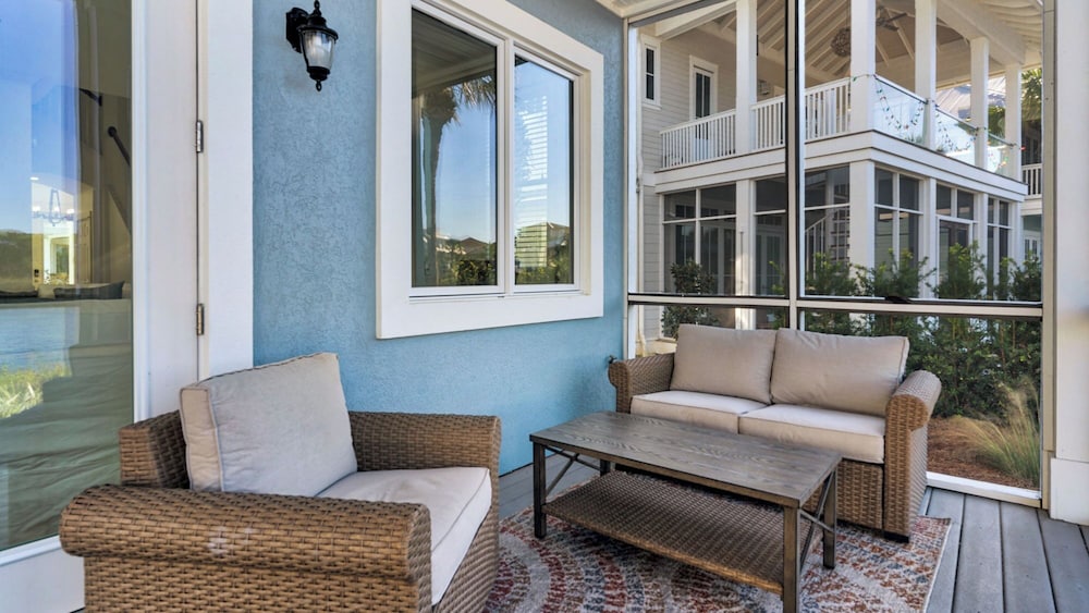 Lakefront Haven in Carillon Beach